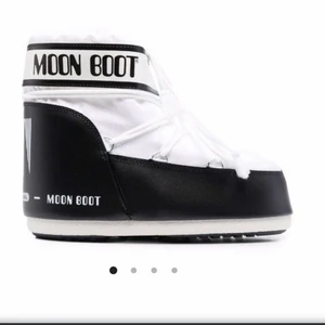 Låga moonboots - Låga boonboots i storlek 35-38. Knappt använda köptes för ca två veckor sen på zalando för 1345kr. 