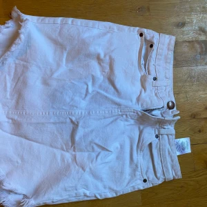 Vit kjol - Vit kjol från vero Moda 