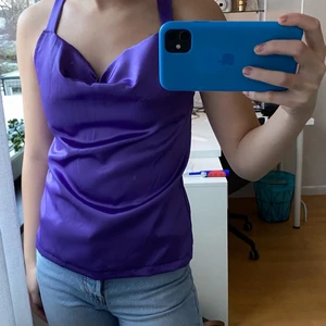 Satinlinne - Skick: ny, helt oanvänd. Jag har sytt den själv så har inget märke på linnet. 🔍 