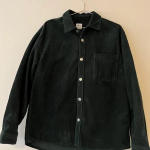 ZARA man manchester shirt/jacket - If you’re not in Stockholm I can send it and I’ll add shipping costs. 