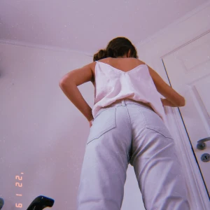 Ljusgrå Jeans  - Superfina lågmidjade Jeans som tyvärr inte används. Storlek XS. Köparen står för frakt. 