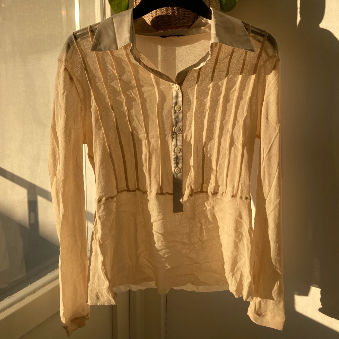Transparent blus i beige färg 😻 - 90