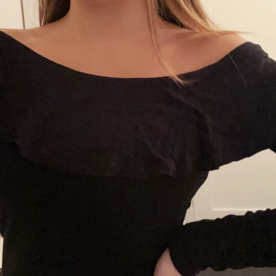 Offshoulder svart topp - 90