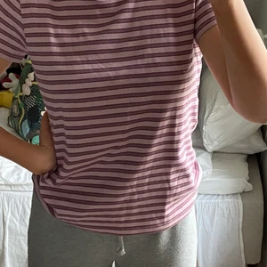 Randig tröja 25kr - Aldrig använd tröja, köparen betalar frakten 💞