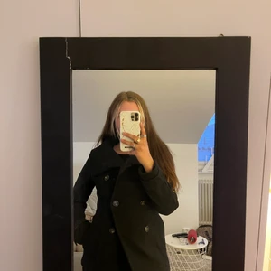 Skjortjacka från h&m - Bekväm jacka från h&m, använd fåtal gånger. Felfri! Kan mötas upö i Nyköping, leverans betalar du