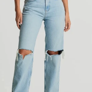 90s high Waits jeans  - Säljer dessa jättesnygga jeans då dom ej kommer till användning, bara använt en gång! Lägger ut igen pga oseriösa köpare! 