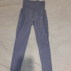 Tränings tights  - Byxor från madlady storlek S, jag är 169 och dem är bra längd på mig💘 !köparen står för frakt 66kr!