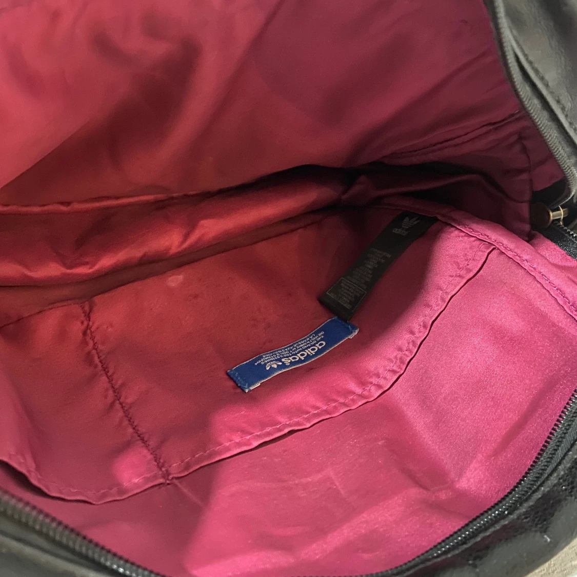 Adidas väska  - 90
