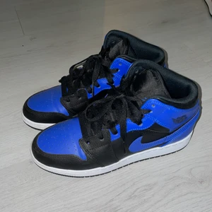 Nike air Jordan hyper royal - Fint skick! Äkthetsbevis finns! Tvättas självklart innan de skickas! Kommer i originalbox