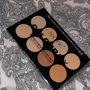 Contour - Helt oanvänd counturpalett, inte ens öppnad. 💘 Hör av er vid frågor.