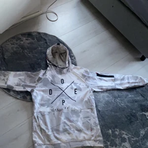Dope jacka  - Säljer denna dopejacka, den är köpt förra året men använd cirka 3/4 gånger och den är i ett fint skick ☺️