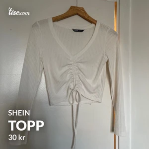 Fest topp  - Helt oanvänd vit topp perfekt till fest, eller vardags!🥰  frakt 45kr