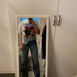 T-shirt  - T-shirt med tryck från hm i strl S. Använd max 3 ggr 