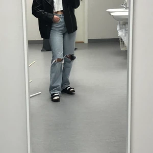 90’s high waist jeans - Superfina jeans från Gina Tricot💘 Använda fåtal gånger, fint skick!!! Nypris 599