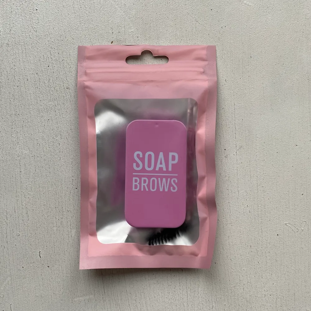 Soap browns från rocbrowsstudio, helt ny & oöppnad! . Övrigt.