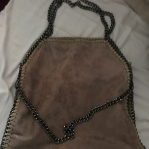 Väska  - En snygg väska knappt använd! Gratis frakt📦