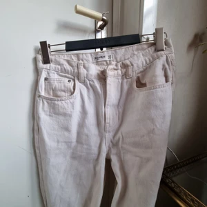 Beiga jeans  - Beiga jeans från pull&bear
