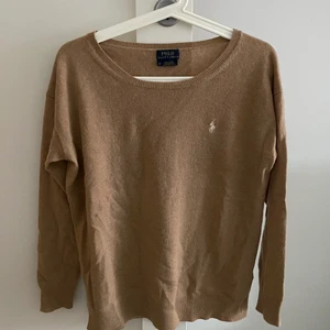 Ulltröja från Ralph Lauren - Fin tröja i merinoull från Ralph Lauren, knappt använd!         Nypris: 1199:-