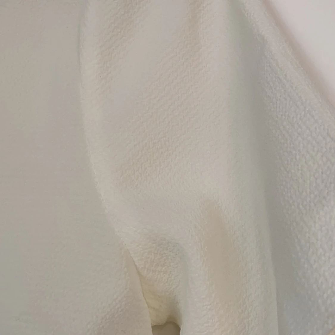 Ny topp med detaljer i ryggen - 90