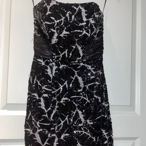 Klänning - Klänning storlek 34-36