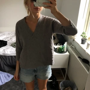 Grå stickad topp Wera - Grå stickad topp från Wera i ullblandning!!