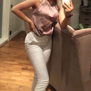 Vita kostym byxer - Vita kostymbyxor ifrån zara, använder dessa såpass sällan!!pris kan diskuteras 