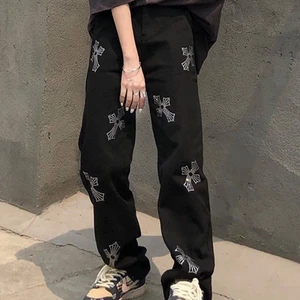 Cross rhinestone boyfriend jeans  - Fick nyss hem dessa men de var tyvärr för korta för min smak. De passar 160 och under om man vill ha de vid anklarna och ner. Så säljer dessa vidare! Korsen sitter på båda sidorna av byxorna och passar en xs/s. Köpa för  EUR 27,08