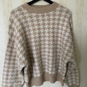 Stickad tröja - Stickad tröja från Hm. Storlek M pris 200kr exklusive frakt 