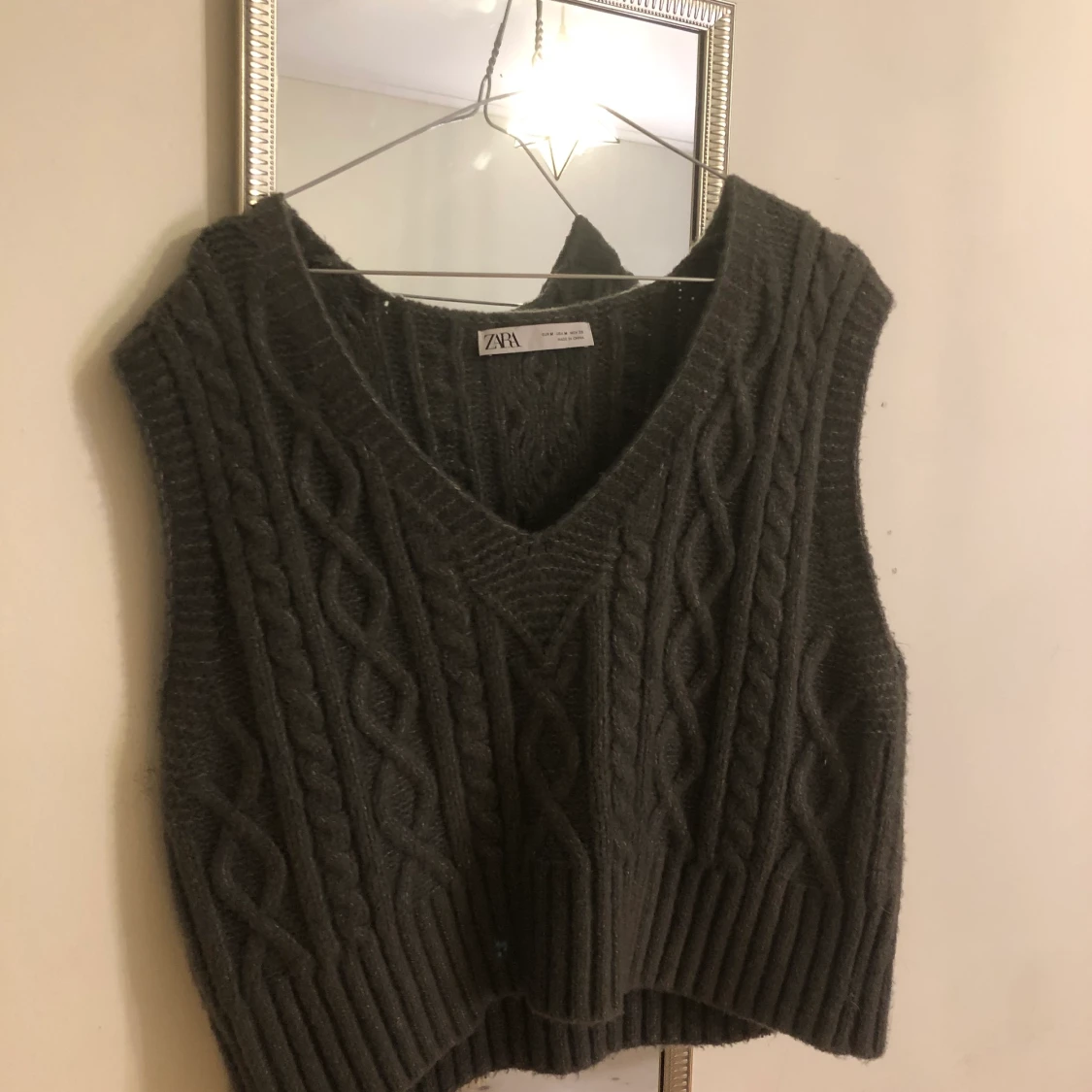 Mörk grå väst - 90