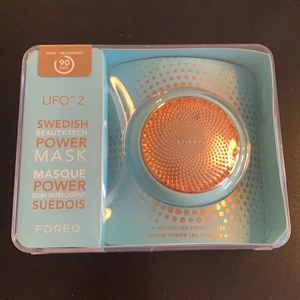 Foreo UFO 2 - En hekto använd Foreo UFO 2. Power mask och kan kombineras med ansiktsvård. Helt oanvänd och oöppnad. Ord pris 3 195kr mitt pris är 2400kr💞 perfekt som julklapp 