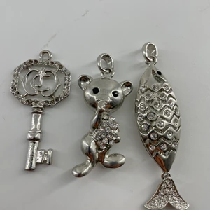 Berlocker  - 3st söta berlocker! 85 för alla 