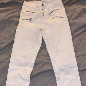 Vita jeans från Only, normalhöga i midjan