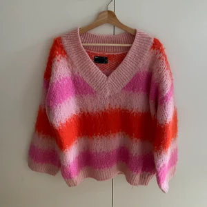 Stickad tröja  - Stickad mysig tröja! Storlek 38