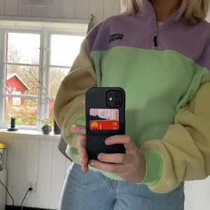 Färgglad fleece - Mysig flerfärgad fleece från Junkyard✨ fint skick o sparsamt använd💘