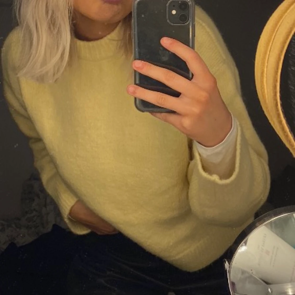 Gul stickad tröja - 90