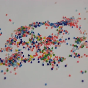 Individualiserade pärlarmband - Vi säljer pärlarmband där du själv får välja färg, text och om du vill ha ett armband med spänne eller inte, skriv här på Plick så kan vi prata med om hur du vill ha ditt armband💞💞💞🧚🏼‍♀️