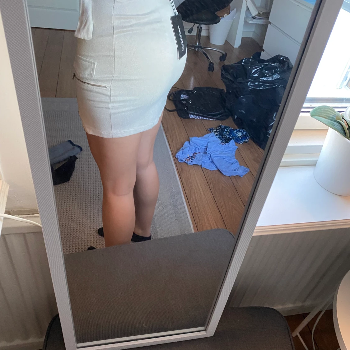 Beige tajt kjol  - 90