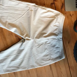 Vita/beiga byxor  - Linne/kostymbyxor 