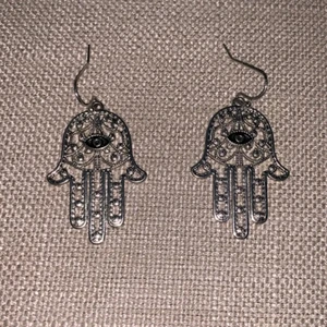 Örhänge fatimas hand - Säljer örhängen fatimas hand aldrig andvända