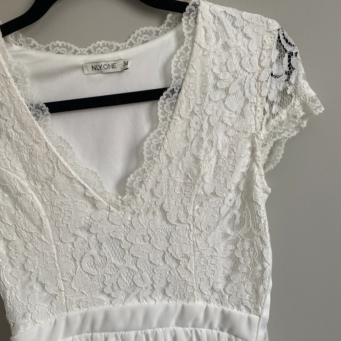 Vit spetsklänning - 91