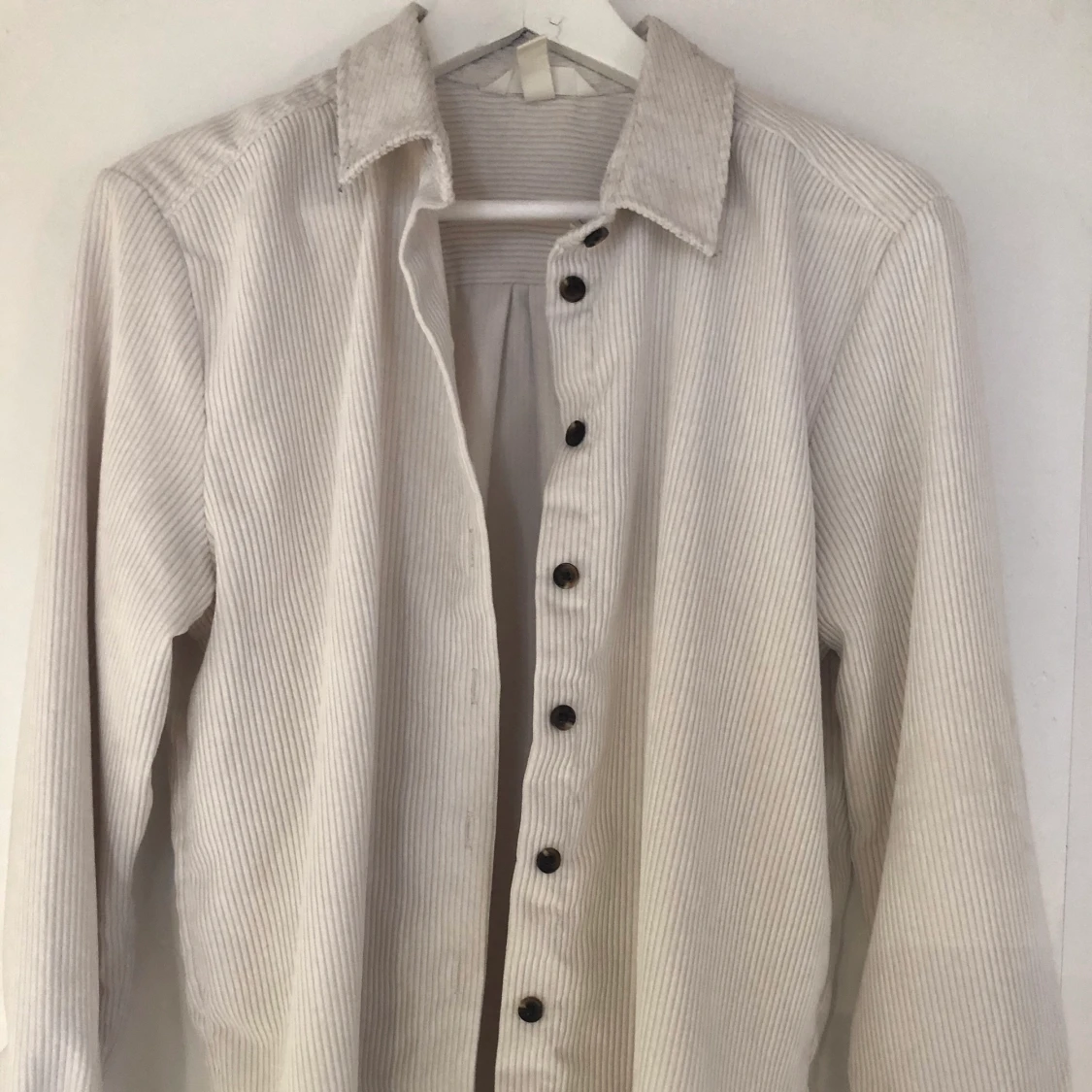 Vit skjorta i manchester 