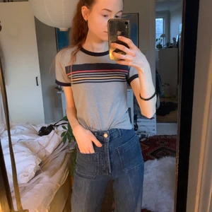 Hollister t-shirt - Tisha i S, passar de i XS också. Knappt använd.