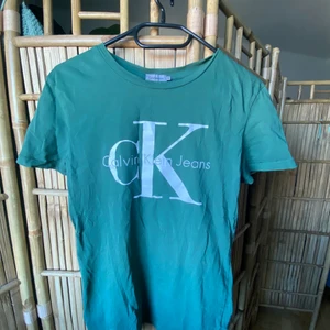 Tröja, storlek S - Grön, passar bra, använd fåtal gånger