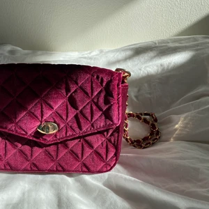 Holly & White handväska  - Oanvänd väska! Köparen står för frakt 🤎