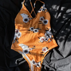 Baddräkt - Baddräkt från Sheinside, storlek Medium. Använd fåtal gånger. Köpare står för frakten.