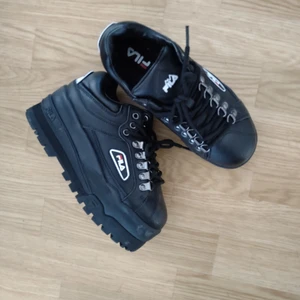 Platåskor Svart! - Snygga platåskor storlek 37