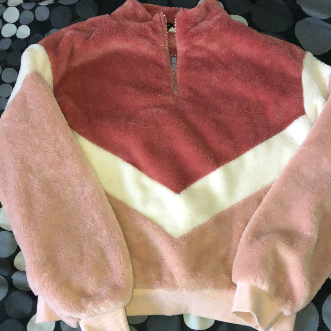 En skön och fin rosa tröja i strl S - 90