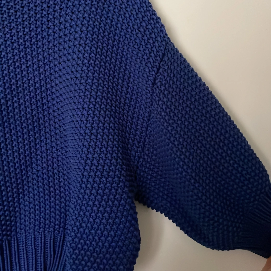 Blå tröja  - 91