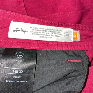 Lundhags byxor - Lundhags byxor i modellen Field. Ny skick (använda 2 gånger) Är i stl 42 men passar även M bra. 500kr. Pris kan diskuteras vid snabb affär. 