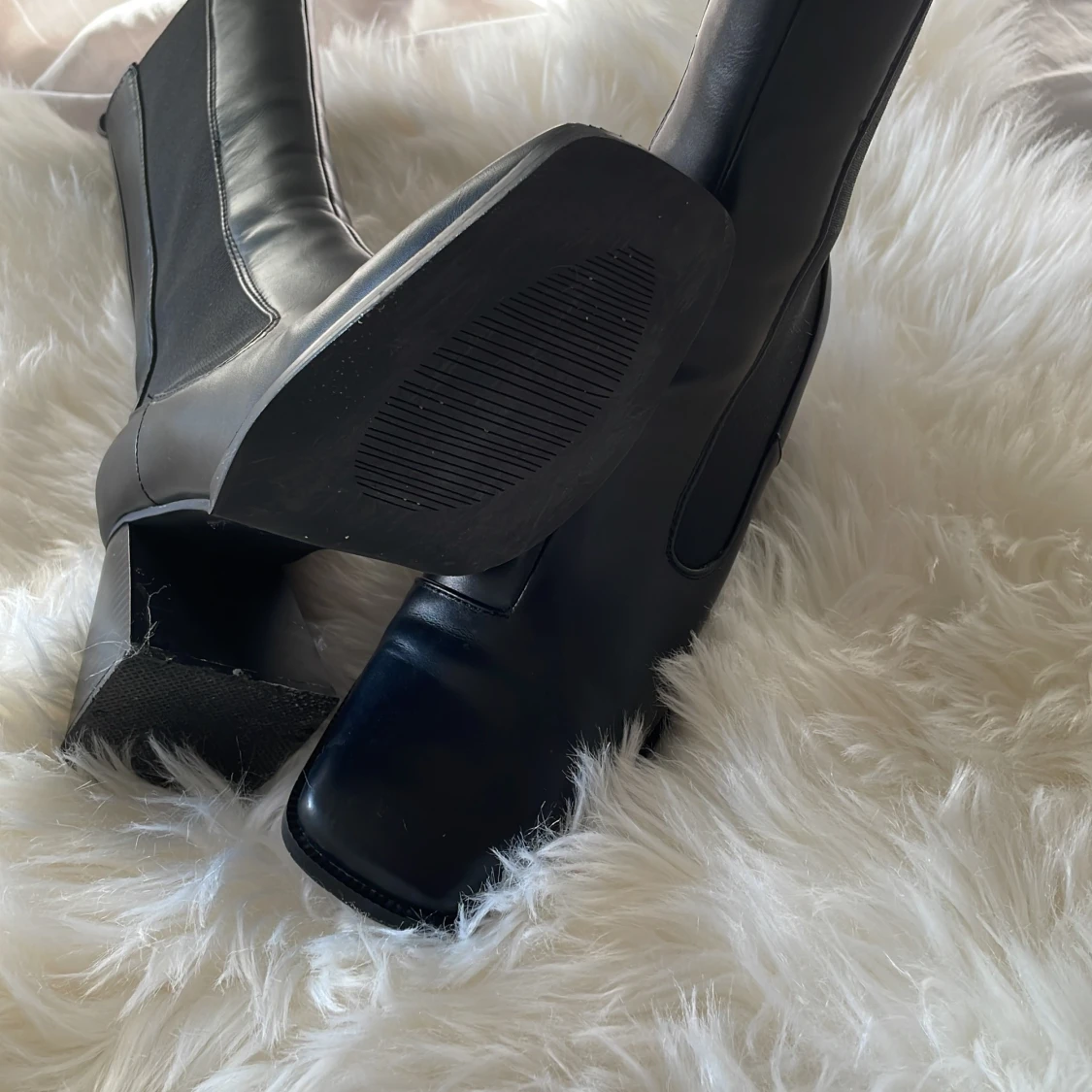 Svarta höga boots storlek 39 - 90